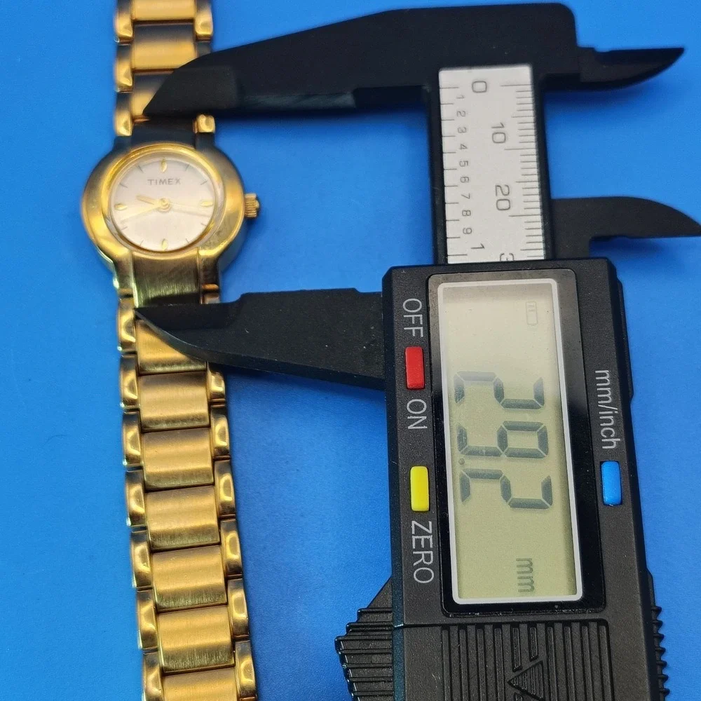 Vintage‎ 1992 Timex 30mm Integrated Bracelet Women's Quartz Watch Size 6.25
